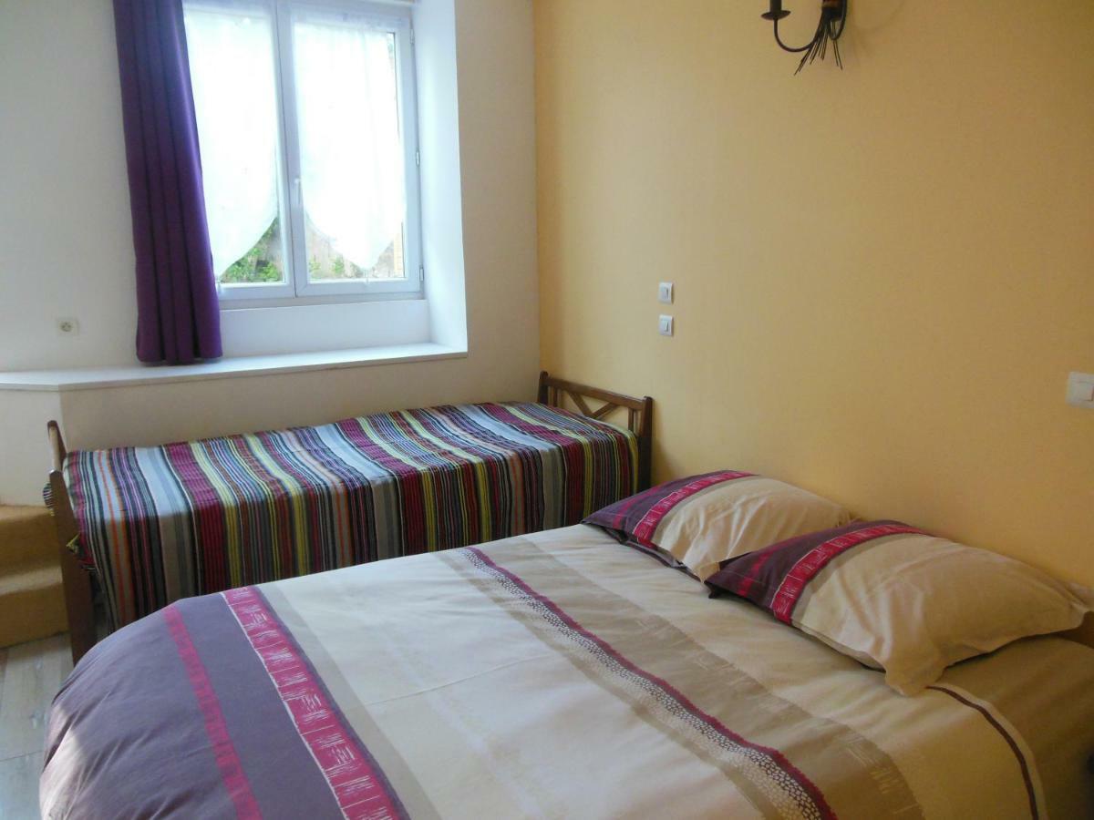 Gite Le Relais Apartment Saint-Pierre-Église Екстериор снимка